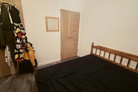 undefined, Surrey, STAINES-UPON-THAMES, TW18