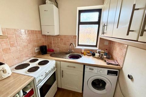 undefined, Surrey, STAINES-UPON-THAMES, TW18