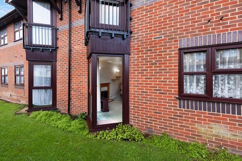 2 bedroom retirement property for sale, Woodville Grove, Welling, DA16