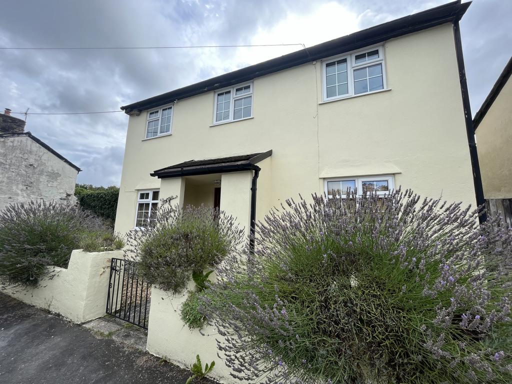5 Bed Detached House
