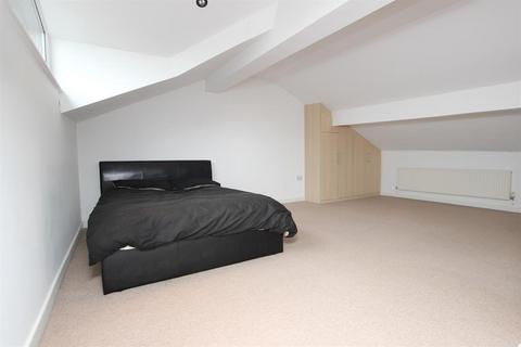 undefined, Radfield Avenue, Darwen, Lancashire, BB3 2SW