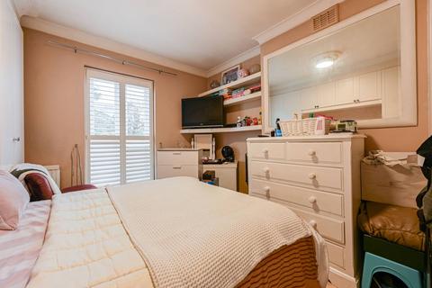 2 bedroom flat for sale, Breer Street, South Park, London, SW6