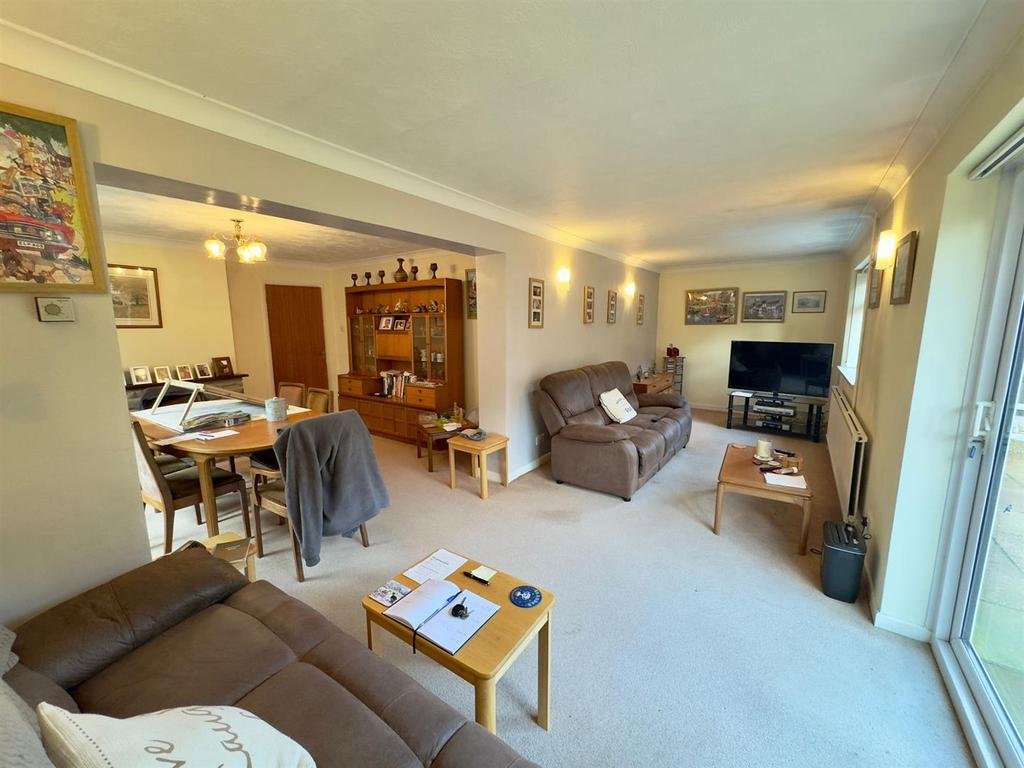 Living / Dining Room