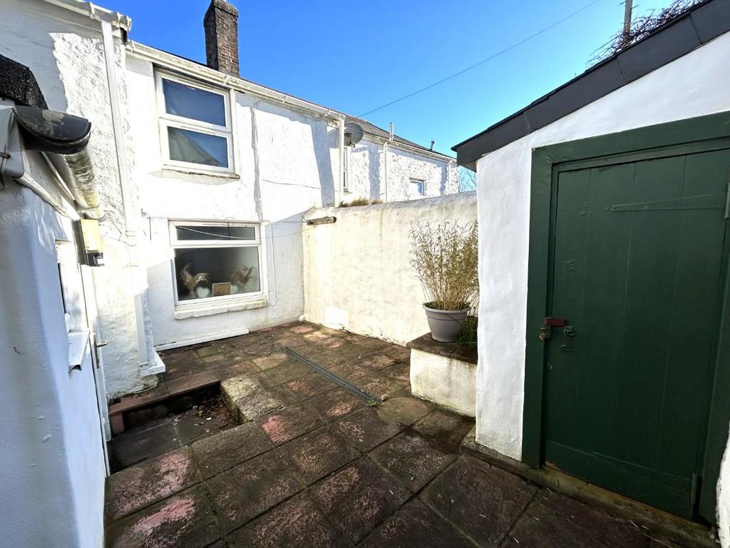 Rear courtyard
