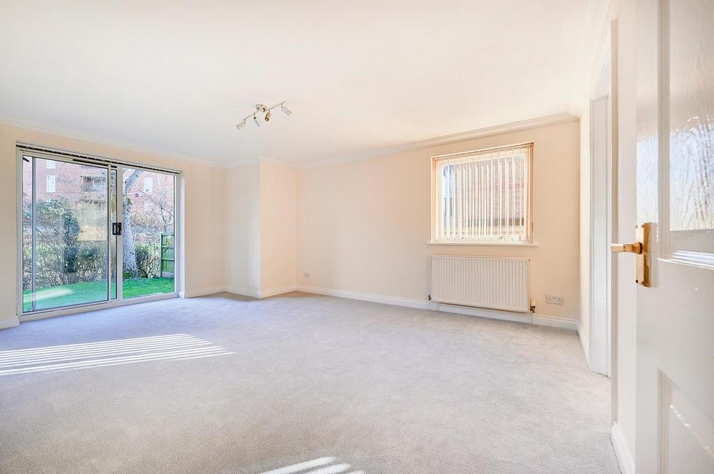 Sitting/Dining Room