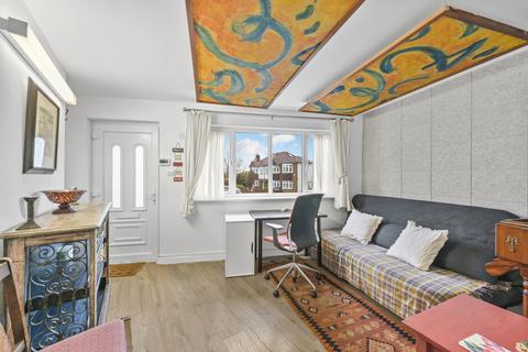1 bedroom property to rent, Churston Drive, Morden SM4