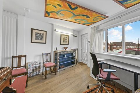 1 bedroom property to rent, Churston Drive, Morden SM4