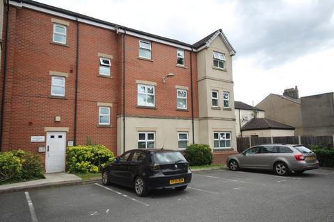 2 bedroom flat to rent - New Belvedere Close, Stretford, M32