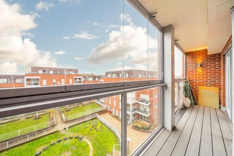 3 bedroom flat for sale, Wilkinson Close, London NW2