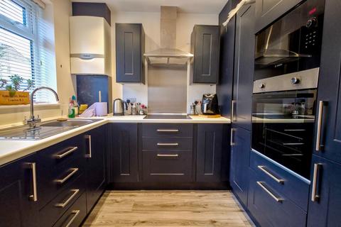 2 bedroom maisonette for sale, Ankerdine Crescent, Shooters Hill, London, SE18