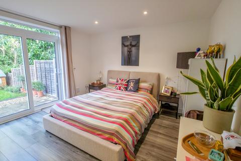 2 bedroom maisonette for sale, Ankerdine Crescent, Shooters Hill, London, SE18