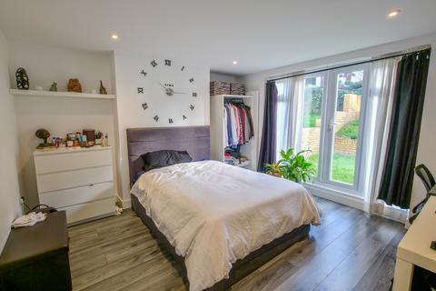 2 bedroom maisonette for sale, Ankerdine Crescent, Shooters Hill, London, SE18