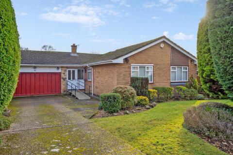 3 bedroom bungalow to rent - Little Hill, Chorleywood WD3
