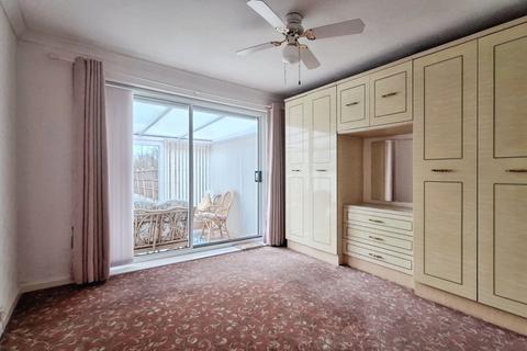 2 bedroom bungalow for sale, Ashdene Avenue, Wakefield WF4