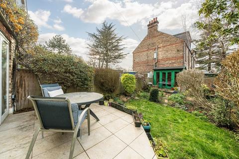 2 bedroom maisonette for sale, Lordship Lane, London SE22