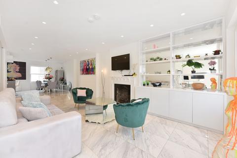 3 bedroom apartment to rent - Queen's Gate, SW7