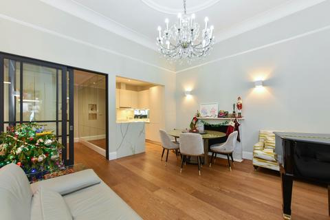 3 bedroom apartment to rent - Cromwell Road, SW5