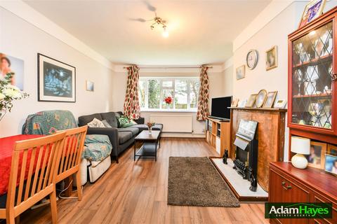 3 bedroom apartment for sale, Elmshurst Crescent, London N2
