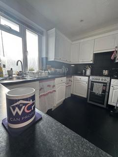 2 bedroom house to rent, Woodstock Way, Mitcham, CR4