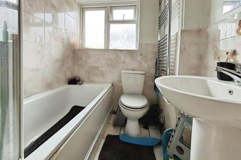 2 bedroom flat to rent, Downbank Avenue, Bexleyheath, DA7 6RT