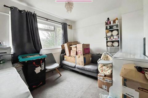 2 bedroom flat to rent, Downbank Avenue, Bexleyheath, DA7 6RT