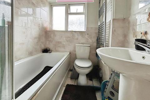 2 bedroom flat to rent, Downbank Avenue, Bexleyheath, DA7 6RT