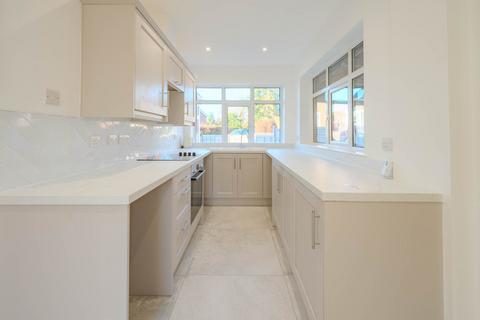 3 bedroom bungalow for sale, Smalewell Drive, Pudsey, West Yorkshire