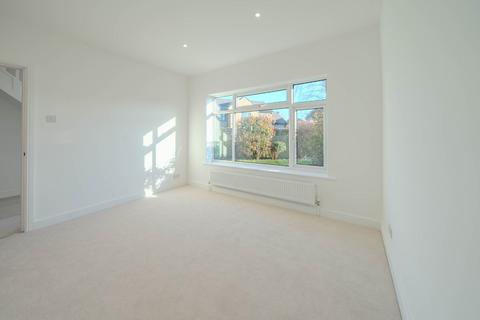 3 bedroom bungalow for sale, Smalewell Drive, Pudsey, West Yorkshire