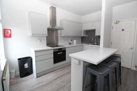 4 bedroom flat to rent - (26/27) Castle Boulevard, Nottingham NG7