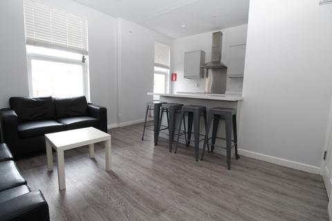 4 bedroom flat to rent, (26/27) Castle Boulevard, Nottingham NG7