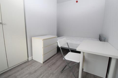 4 bedroom flat to rent, (26/27) Castle Boulevard, Nottingham NG7
