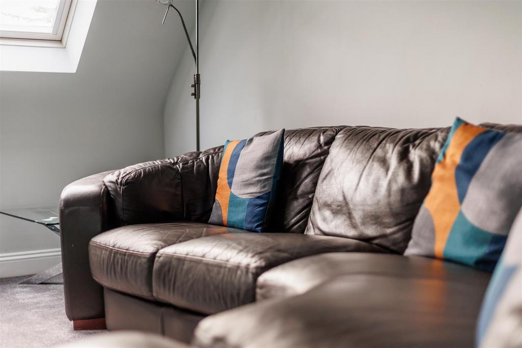 Apt10 Gables19 Forest Road-2print.jpg