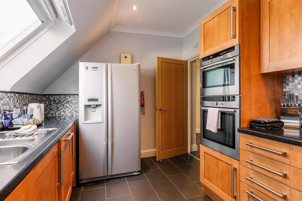 Apt10 Gables19 Forest Road-24print.jpg