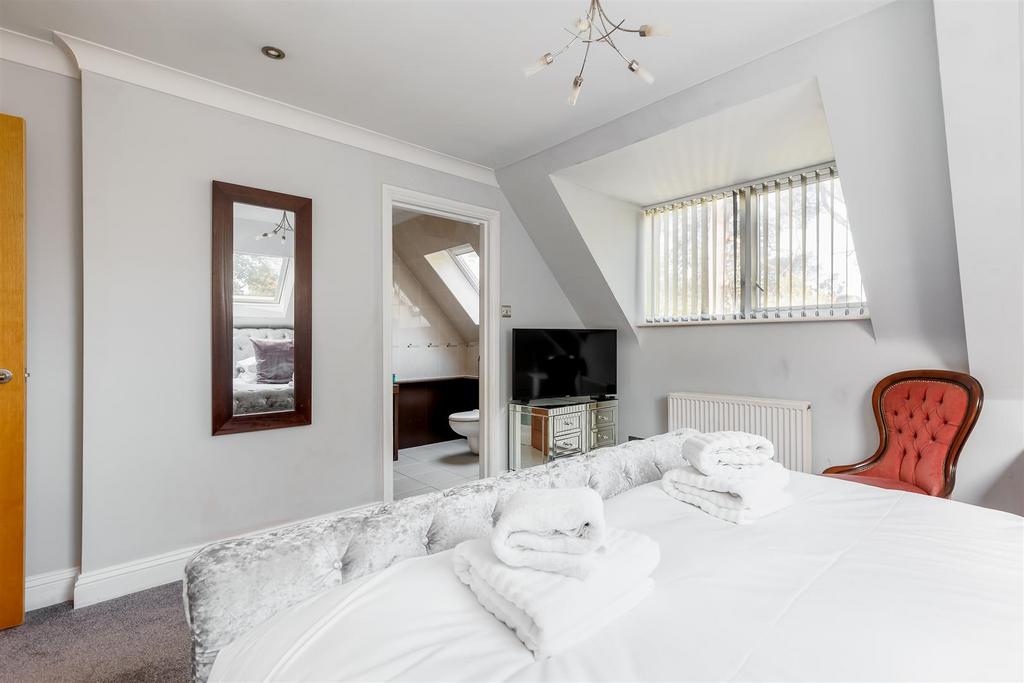 Apt10 Gables19 Forest Road-20print.jpg