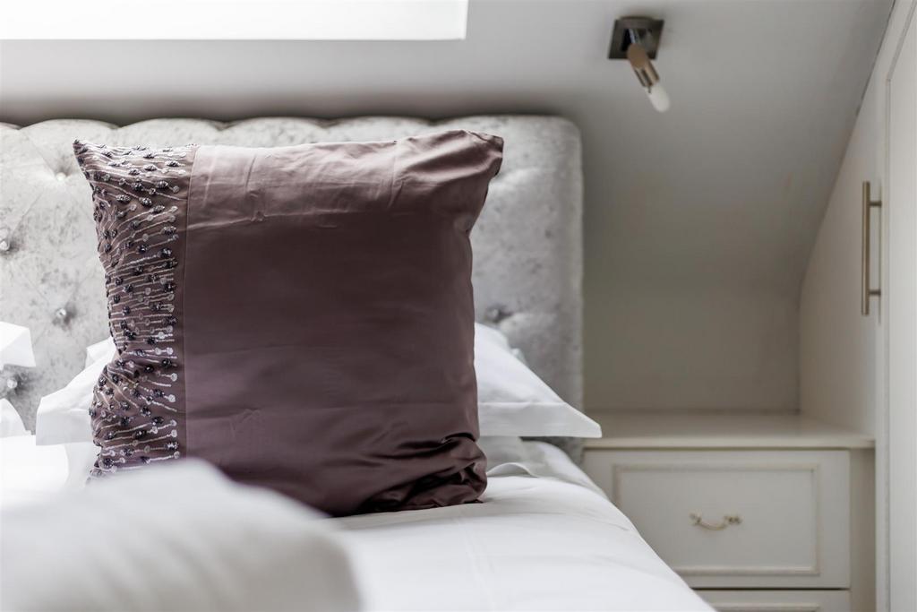 Apt10 Gables19 Forest Road-5print.jpg
