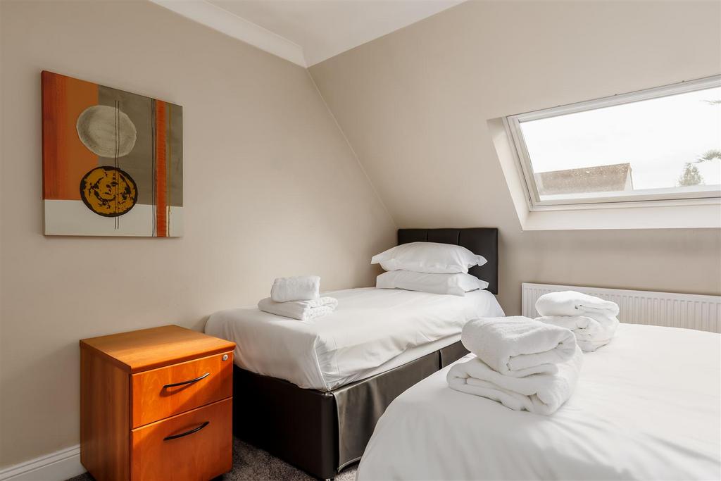 Apt10 Gables19 Forest Road-11print.jpg