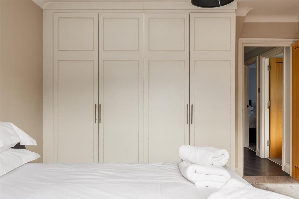 Apt10 Gables19 Forest Road-10print.jpg
