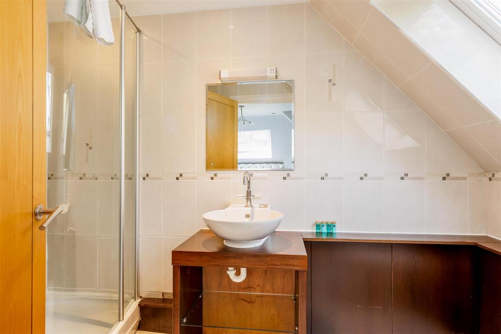 Apt10 Gables19 Forest Road-19print.jpg
