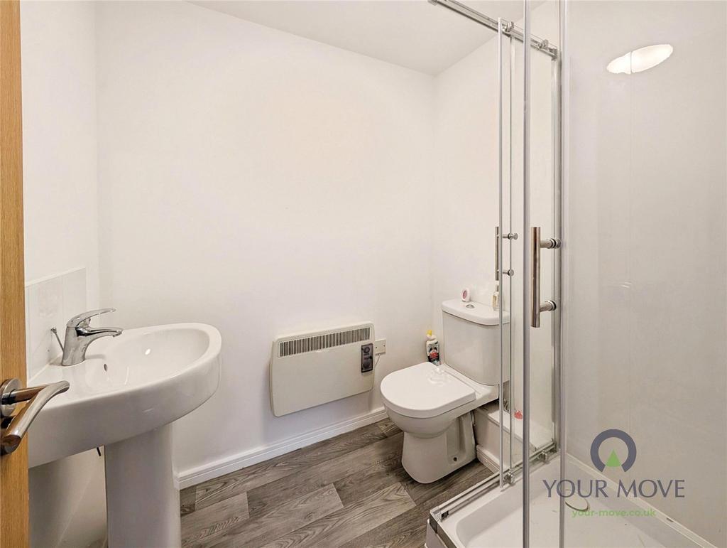 En Suite Shower W/C