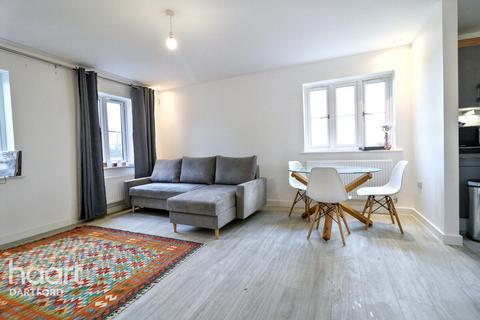 2 bedroom apartment to rent, Cornfield Drive, Gravesend
