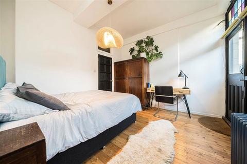 3 bedroom flat for sale, Aylesbury Road, London SE17