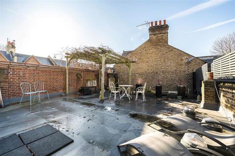 3 bedroom flat for sale, Aylesbury Road, London SE17