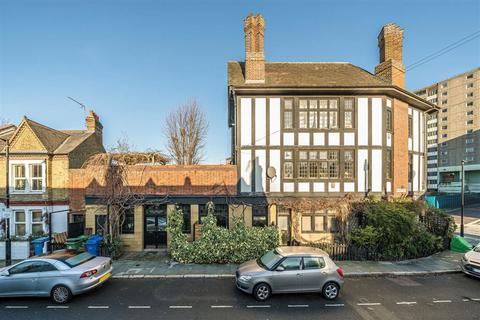 3 bedroom flat for sale, Aylesbury Road, London SE17
