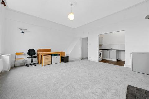 2 bedroom flat to rent, Fortune Green Road, London, NW6