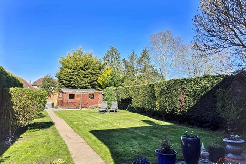 3 bedroom house for sale, Bramley Way, Ashtead KT21