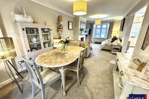 undefined, Green Lane, Hucclecote, GL3