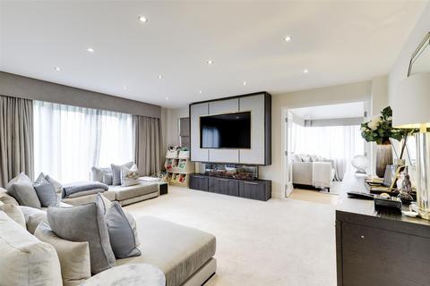 5 bedroom detached house for sale, Rectory Mews, Nottingham NG11