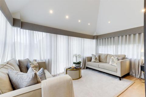 5 bedroom detached house for sale, Rectory Mews, Nottingham NG11