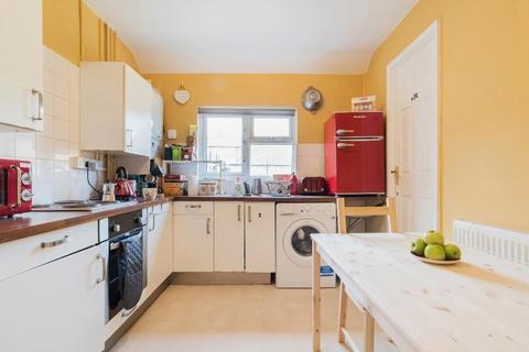 1 bedroom maisonette for sale, Crouch Avenue, Barking