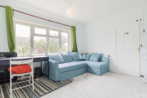 1 bedroom maisonette for sale, Crouch Avenue, Barking